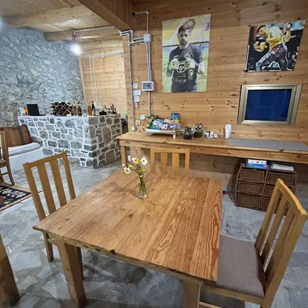 Magic Space Petros Skafias Guest house Theth