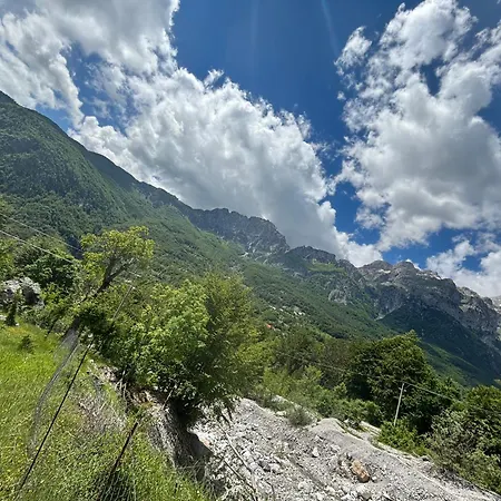 Magic Space Petros Skafias 泰斯