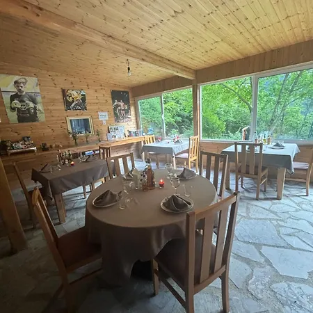 Magic Space Petros Skafias Affittacamere Theth