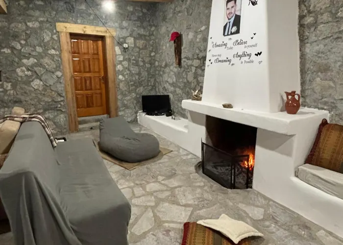 Magic Space Petros Skafias בית הארחה